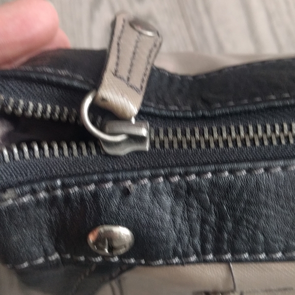 Beautiful shoulder bag by Nine West ❤️ - Picture 11 of 12